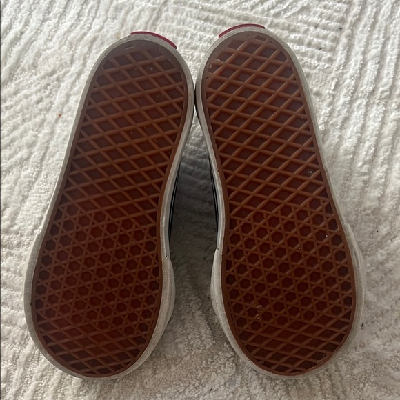 Toddler Black and White Vans Shoes - Picture 6 of 7